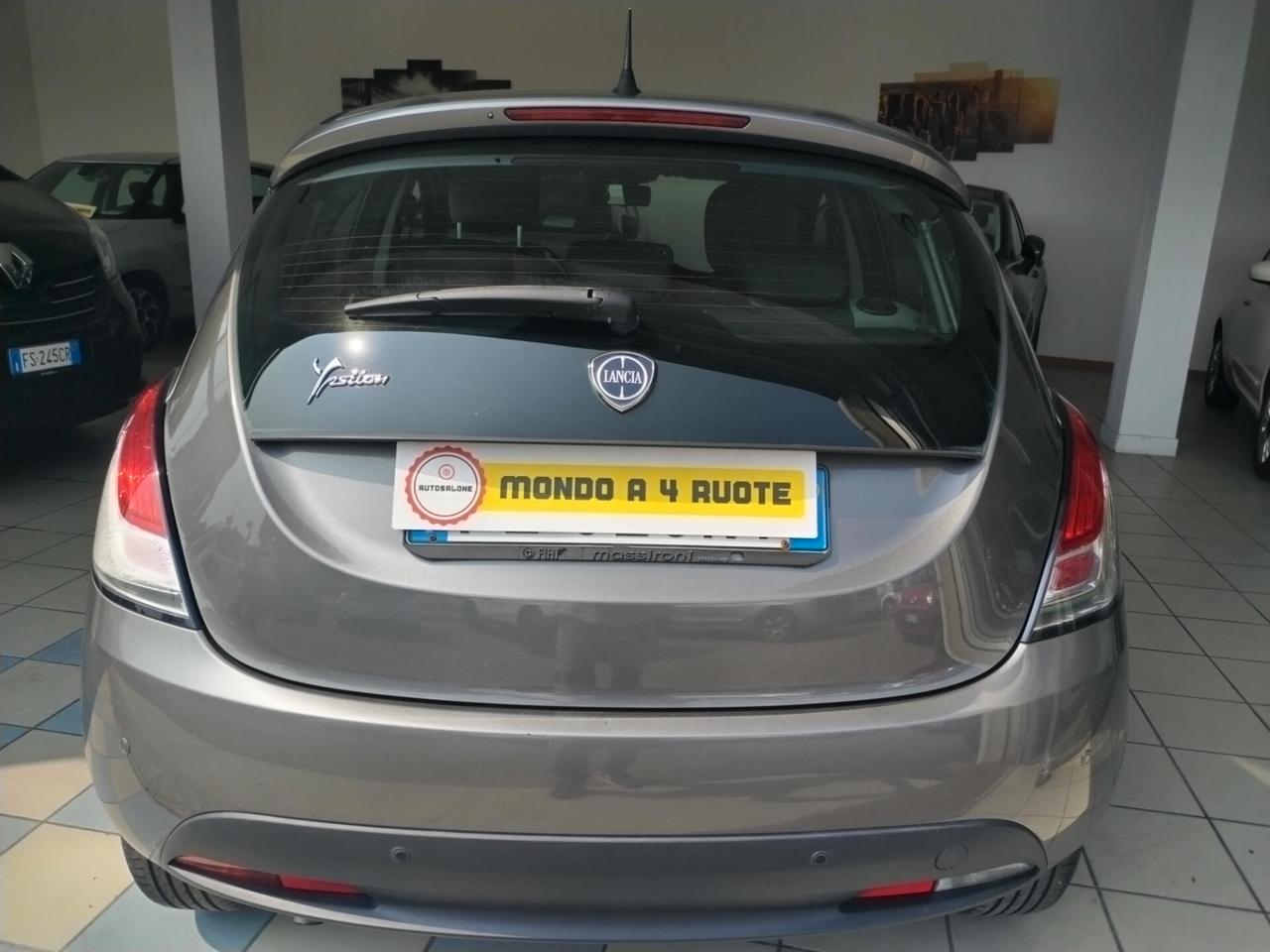 Lancia Ypsilon 1.2 69 CV 5 porte Silver
