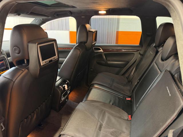 PORSCHE Cayenne 4.8 Turbo
