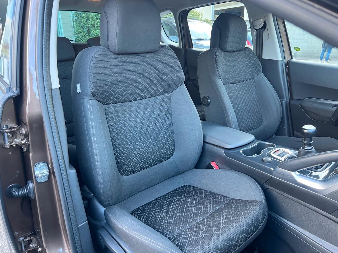 Peugeot 3008 1.6 hdi 8v Business 115cv fap PDC/CLIMA/TEL. PERF.