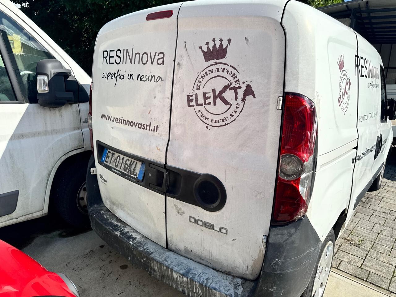 FURGONE FIAT DOBLO DA RIPARARE