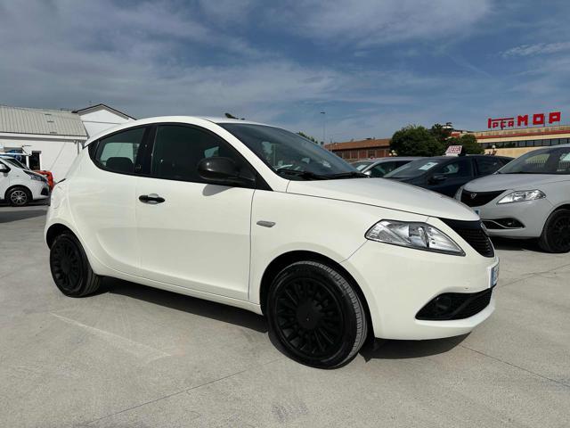 LANCIA Ypsilon 1.0 FireFly 5 porte S&S Hybrid Ecochic Silver