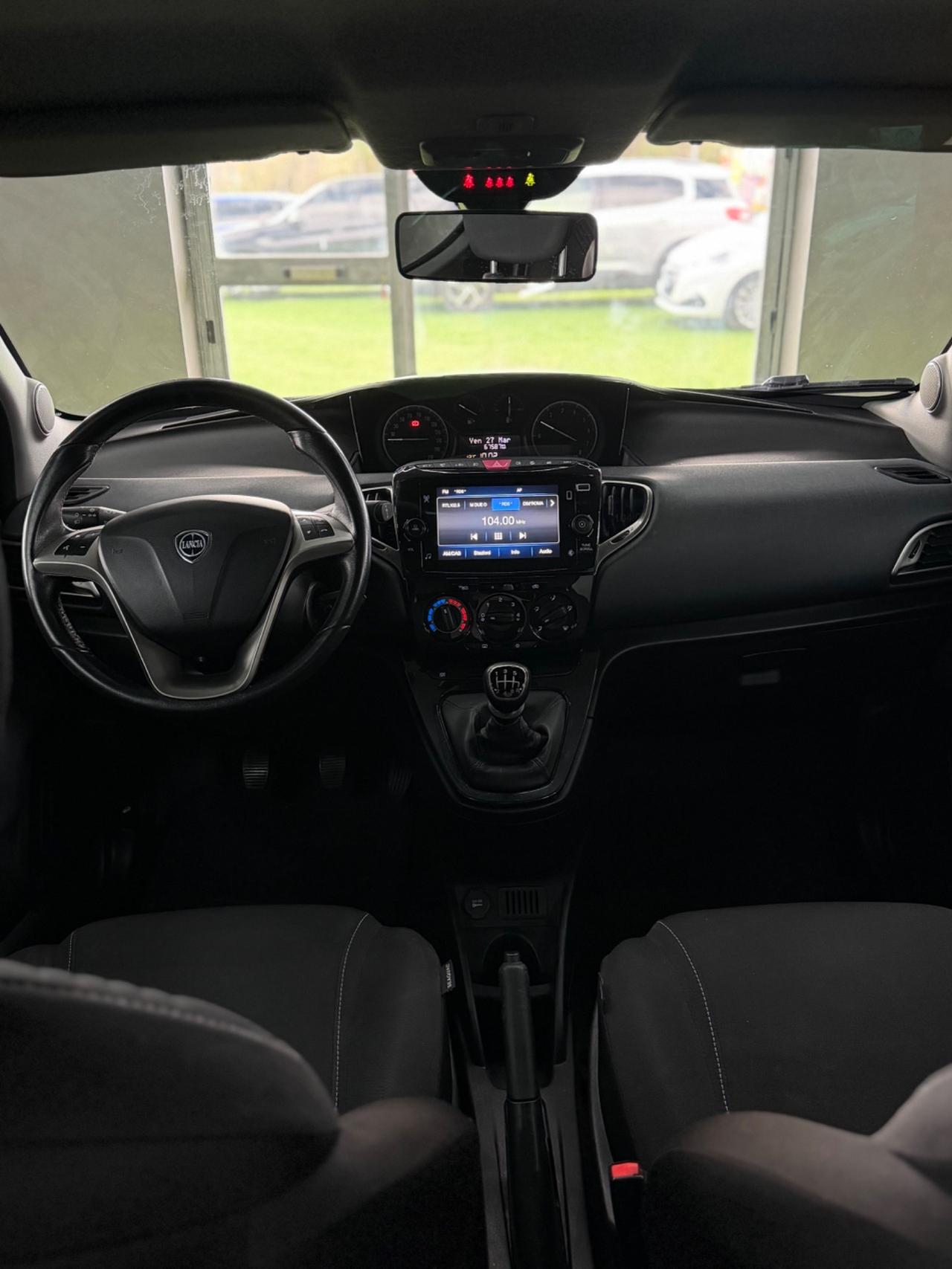 Lancia Ypsilon 1.0 Hybrid Ecochic Gold