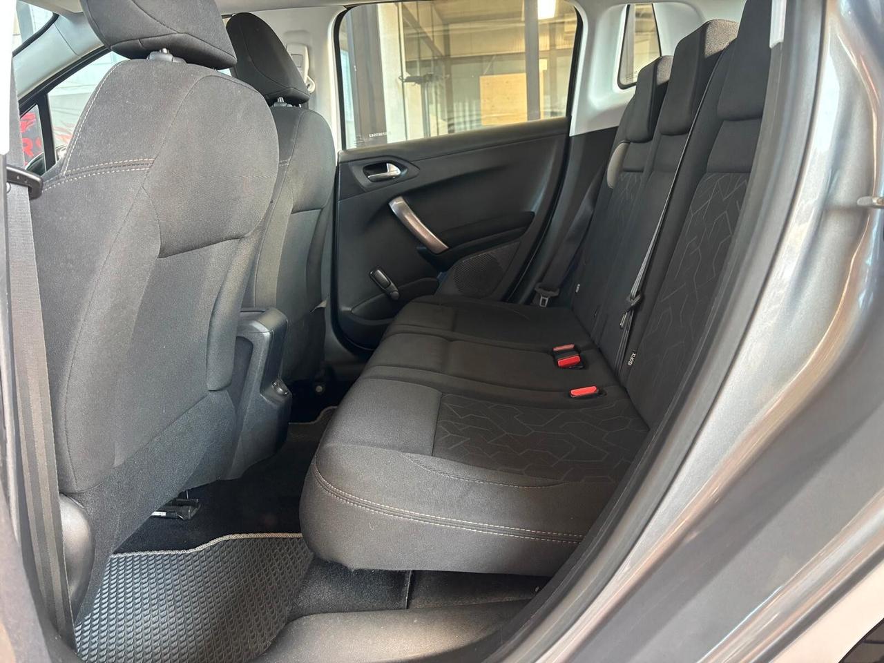 Peugeot 2008 BlueHDi 100 Allure