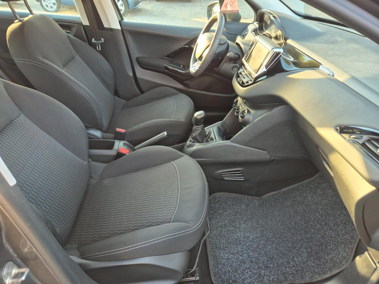 Peugeot 208 PureTech 82 5p. GPL Allure