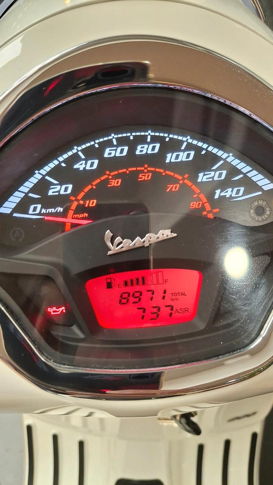 Vespa 300 GTS super hpe abs