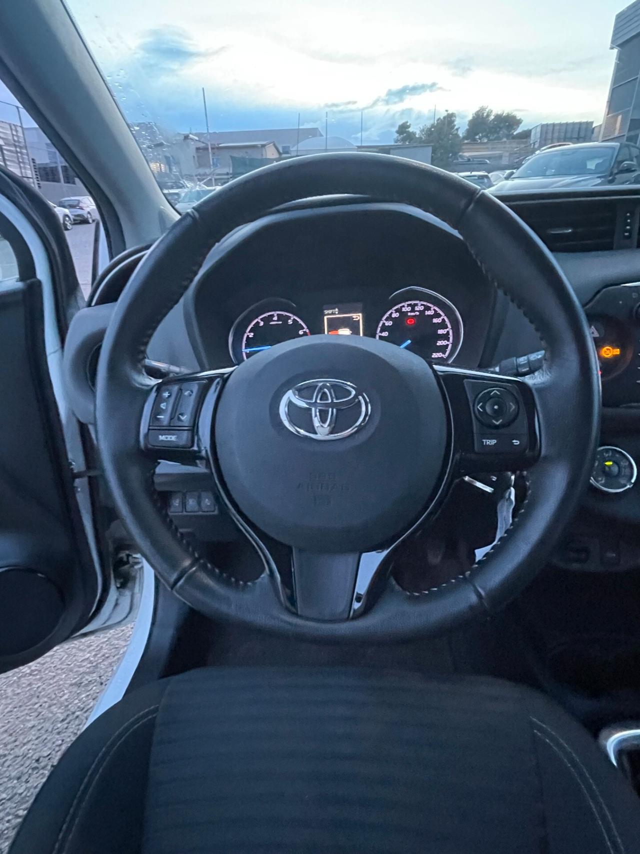 Toyota Yaris 1.0 5 porte Active