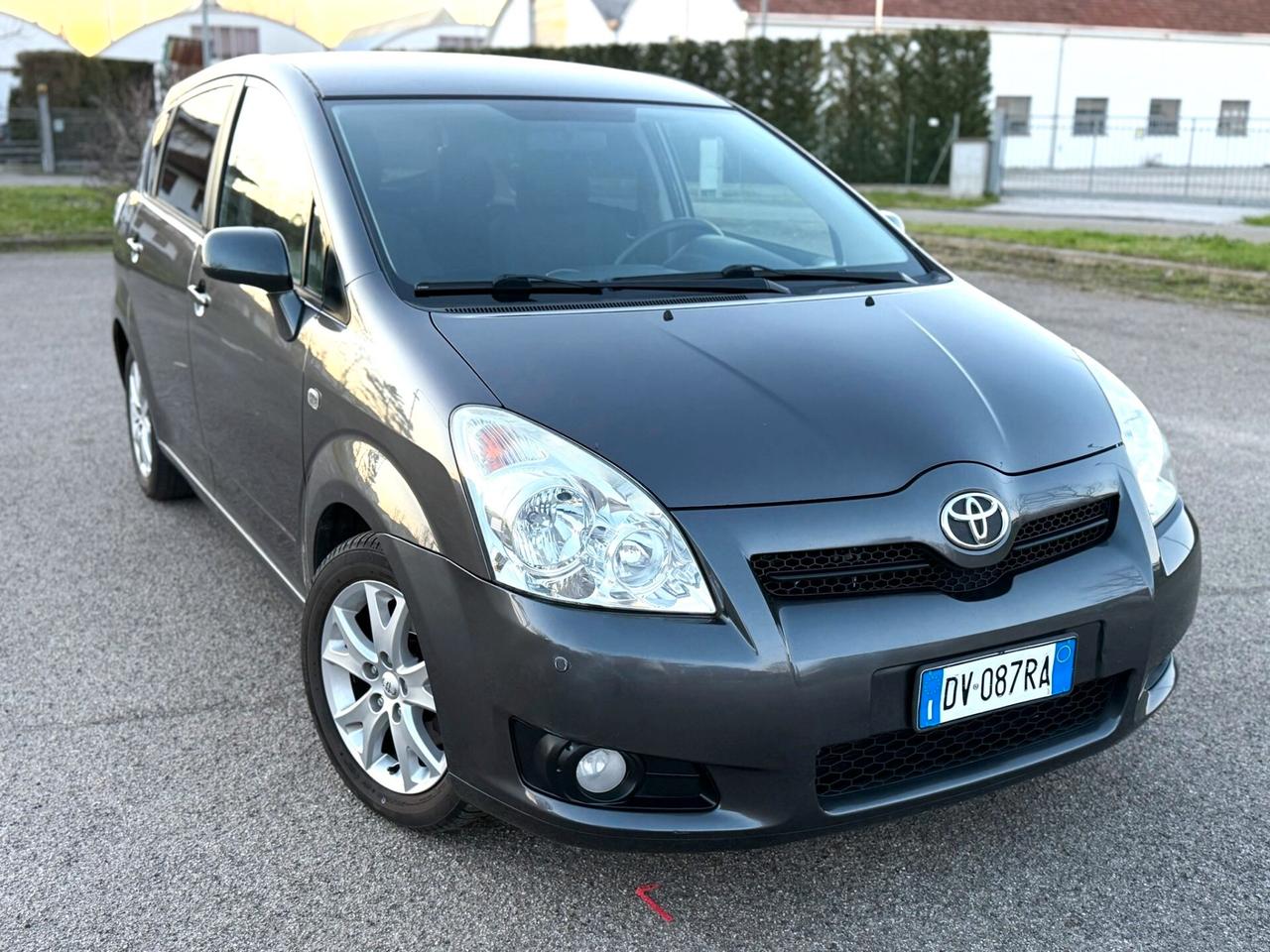 Toyota Corolla Verso 2.2 16V D-4D 7 POSTI
