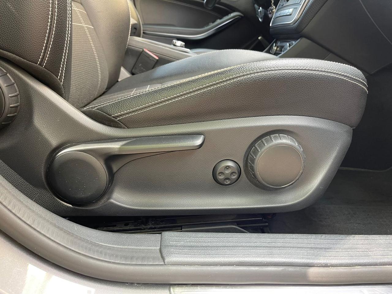 Mercedes-Benz A 200 Business A 200 D