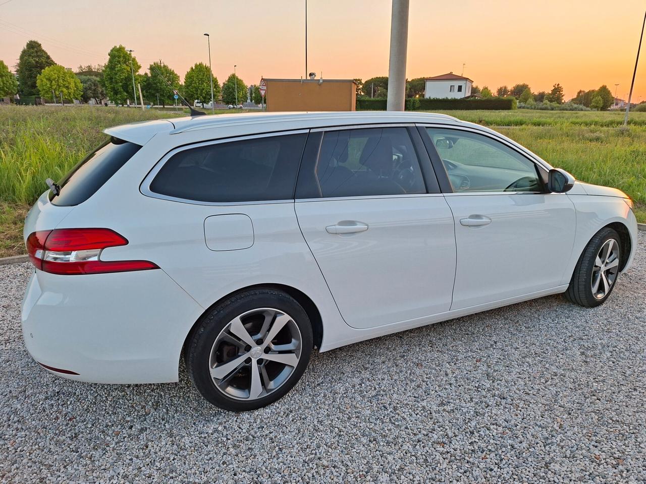 Peugeot 308 BlueHDi 130 S&S SW Allure GARANZIA