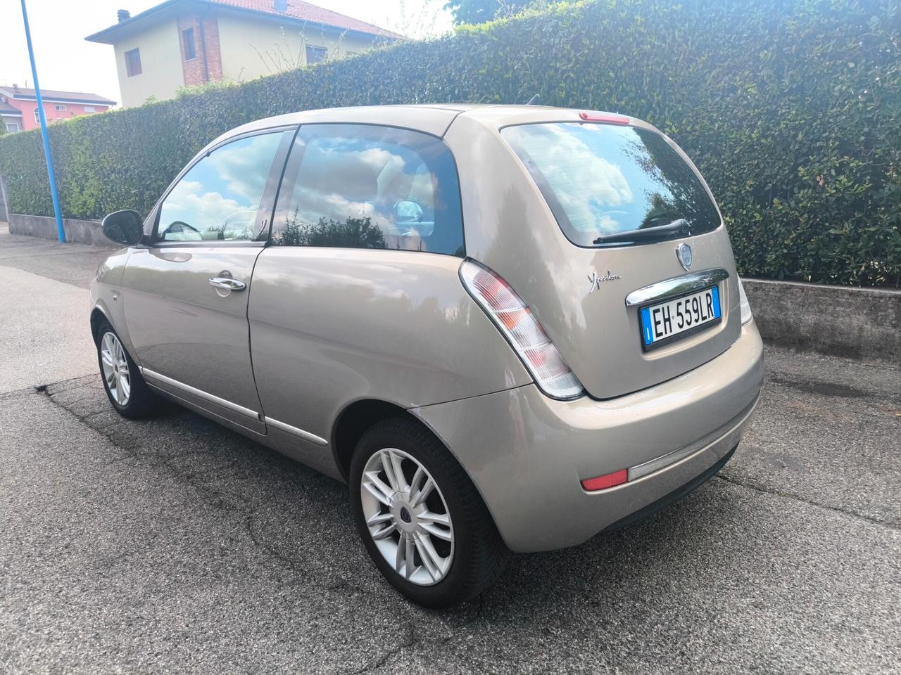 LANCIA YPSILON 1,2 BENZ- KM 110000-OK NEOPATENTATI