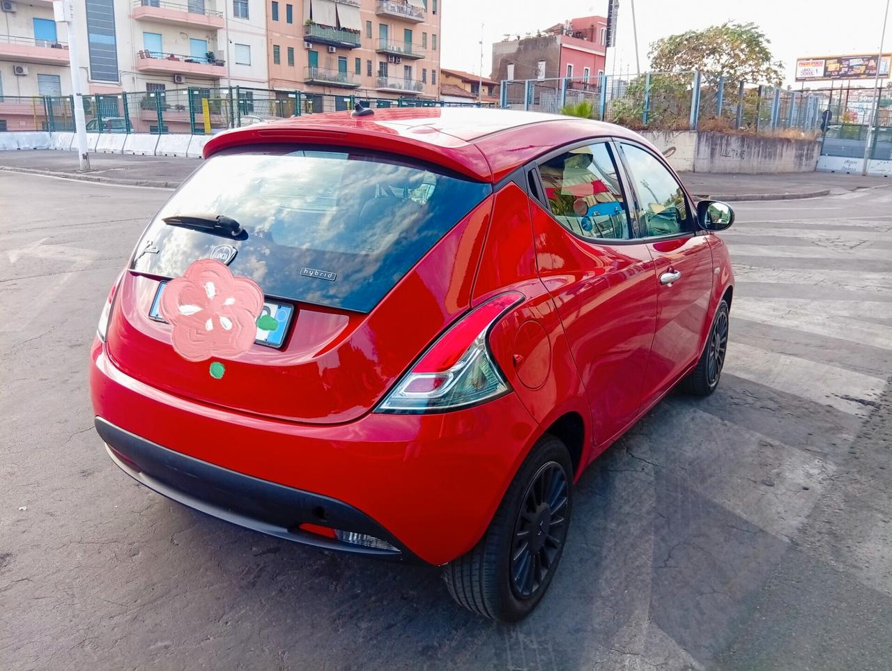 Lancia Ypsilon 1.0 FireFly 5 porte S&S Hybrid Ecochic Gold