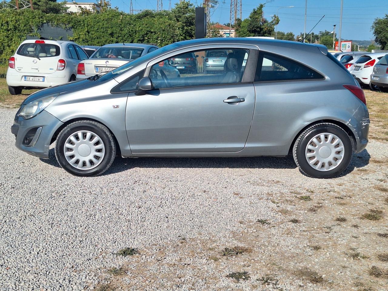 Opel Corsa 2013 1.2 85CV 3 porte GPL €5 24/25€ FA 450KM OCCASIONE