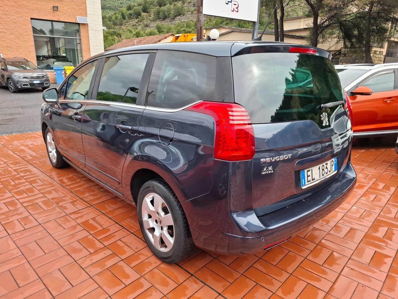 Peugeot 5008 1.6 e-HDi 112CV Stop&Start cambio robotizzato Tecno