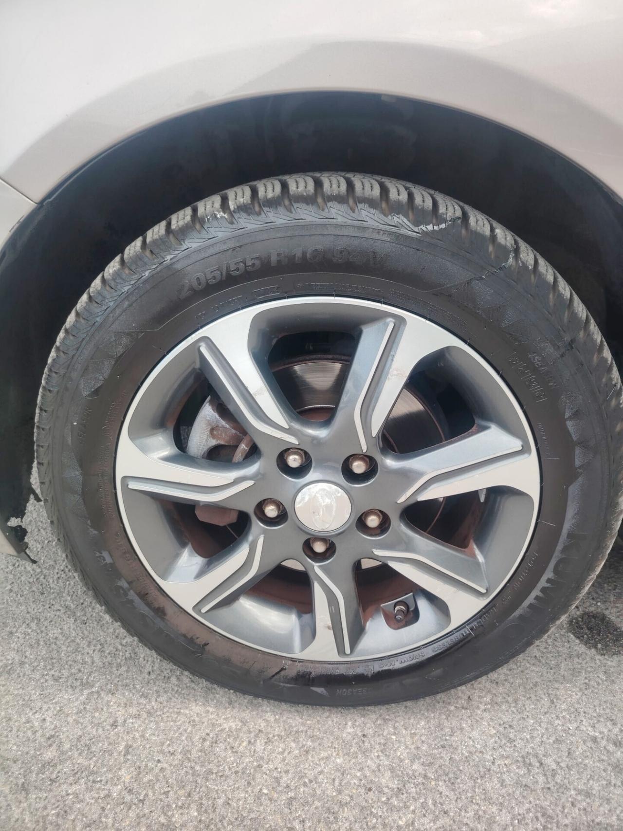 Hyundai iX20 1.4 90 CV XPossible - NEOPATENTATI