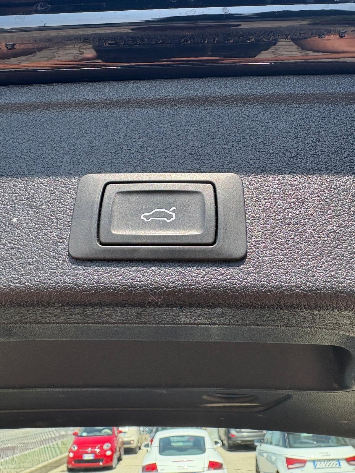 Audi A4 Avant 40 TDI quattro S tronic Business Advanced