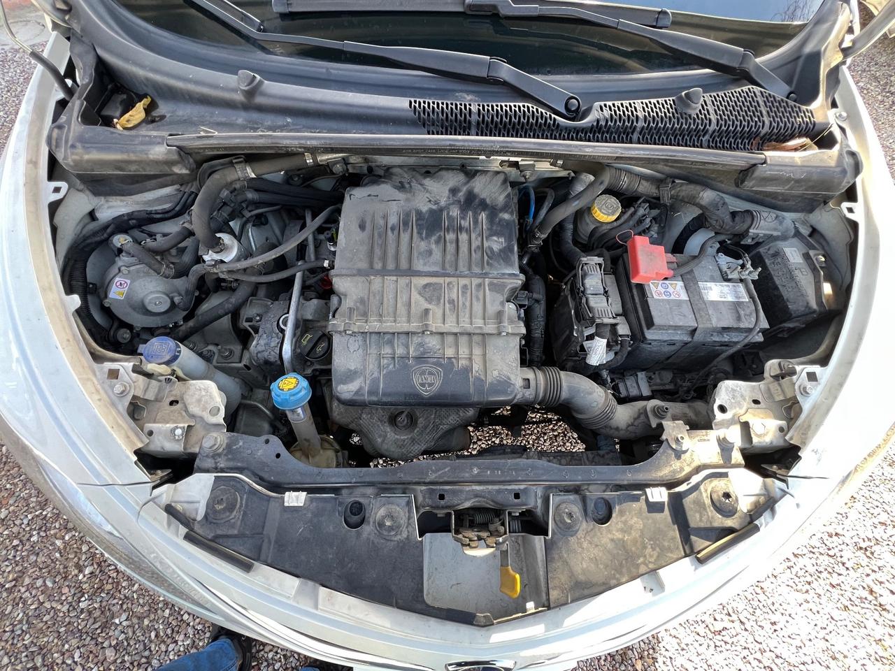 Lancia Ypsilon 1.2 69 CV 5 porte GPL Ecochic Silver