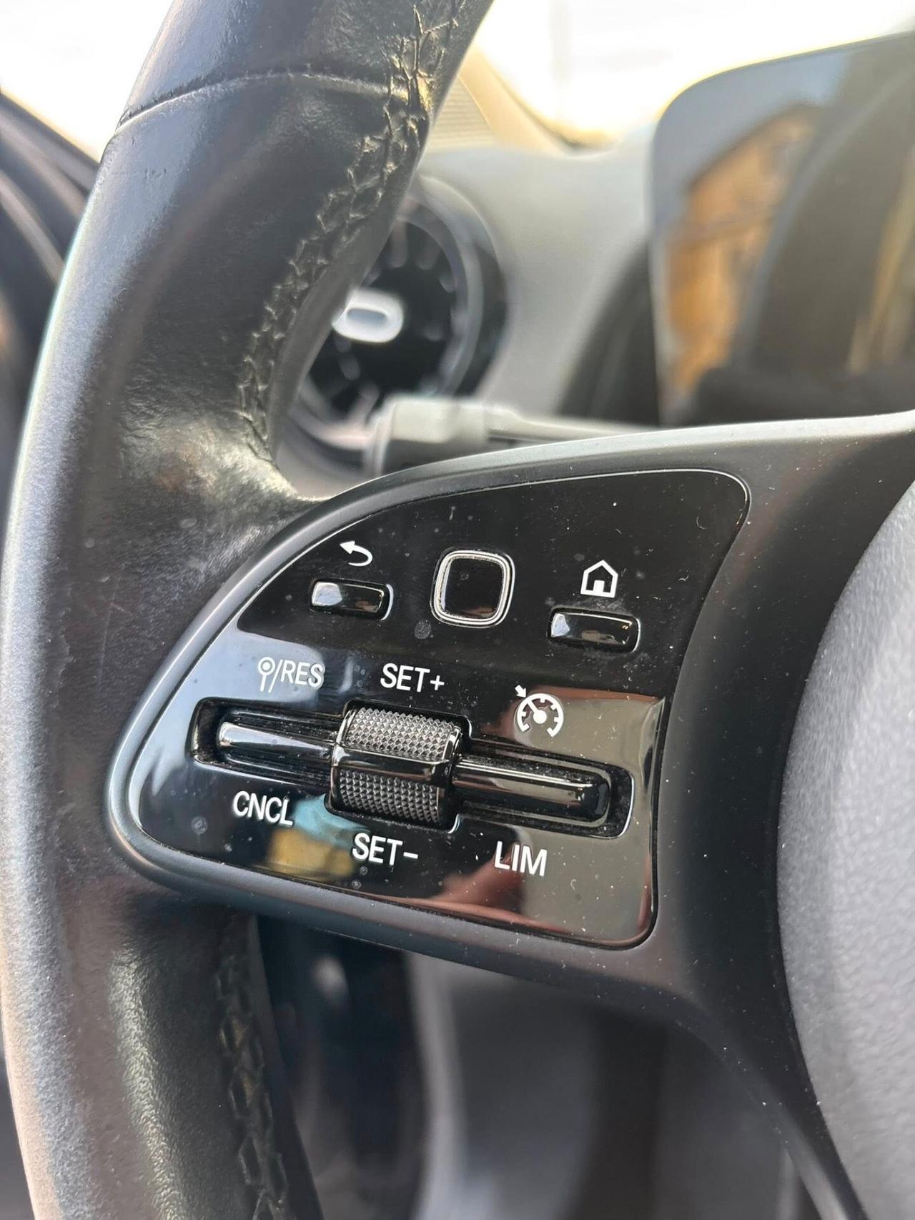 Mercedes-benz GLB 180 d Automatic Business