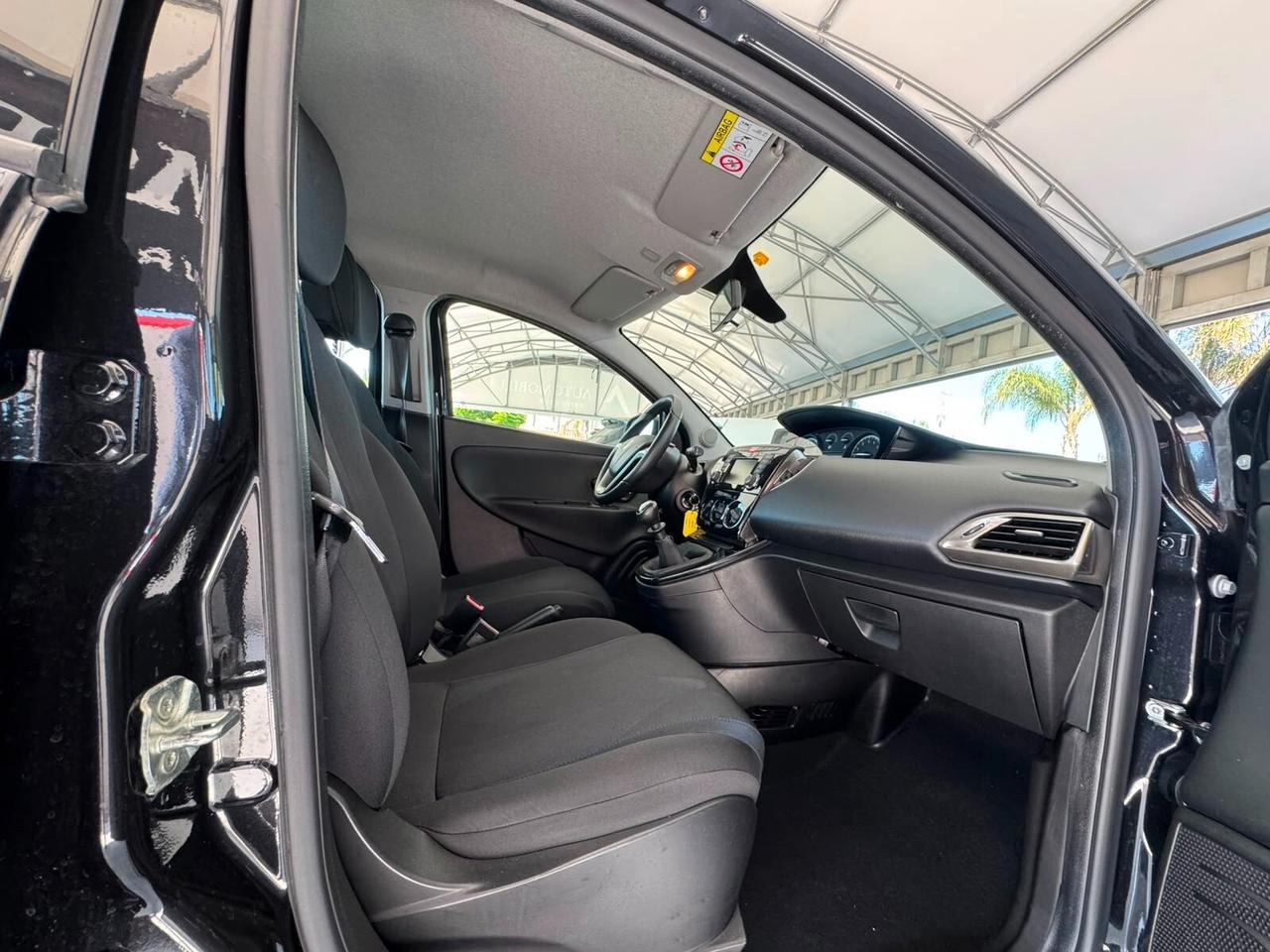 Lancia Ypsilon 1.2 69 CV 5 porte S&S Gold