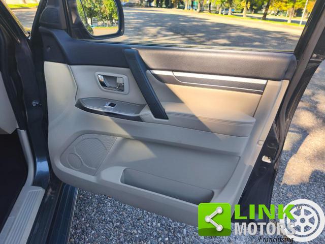 MITSUBISHI Pajero 3.2 DI-DC 200 CV 16V aut. 5p. Instyle DPF
