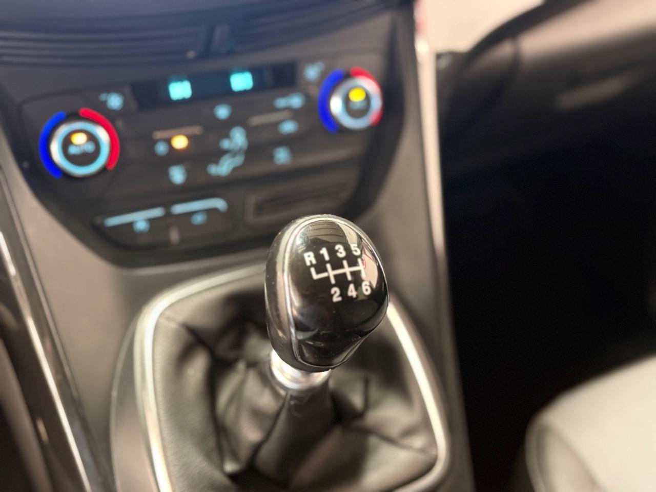 Ford Kuga 1.5 TDCI 120 CV S&S 2WD Titanium