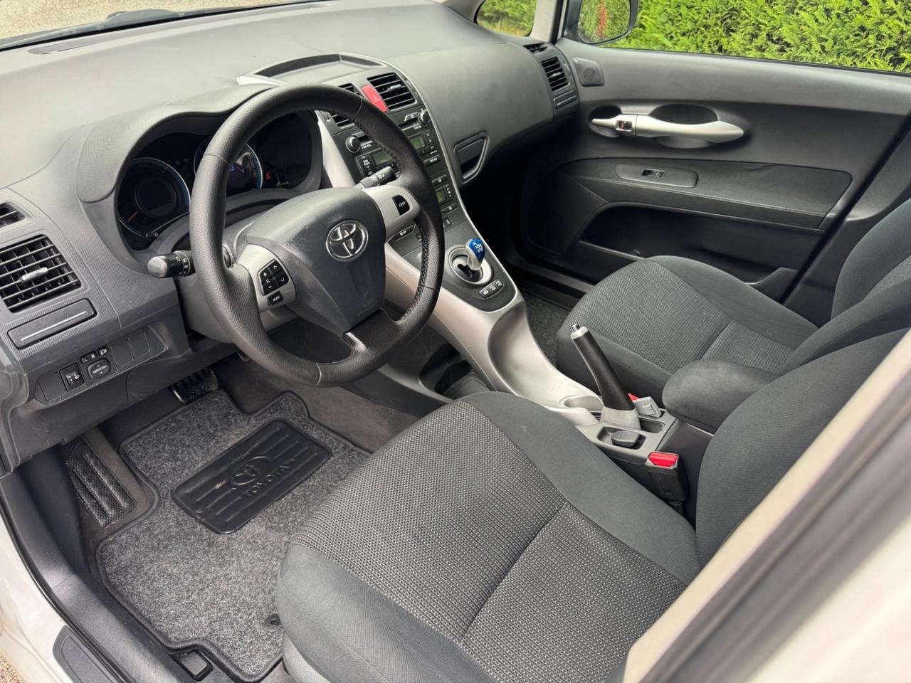 Toyota Auris 1.8 IBRIDA