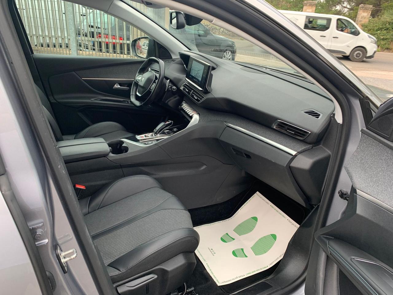 Peugeot 3008 BlueHDi 130 EAT8 Allure Pack