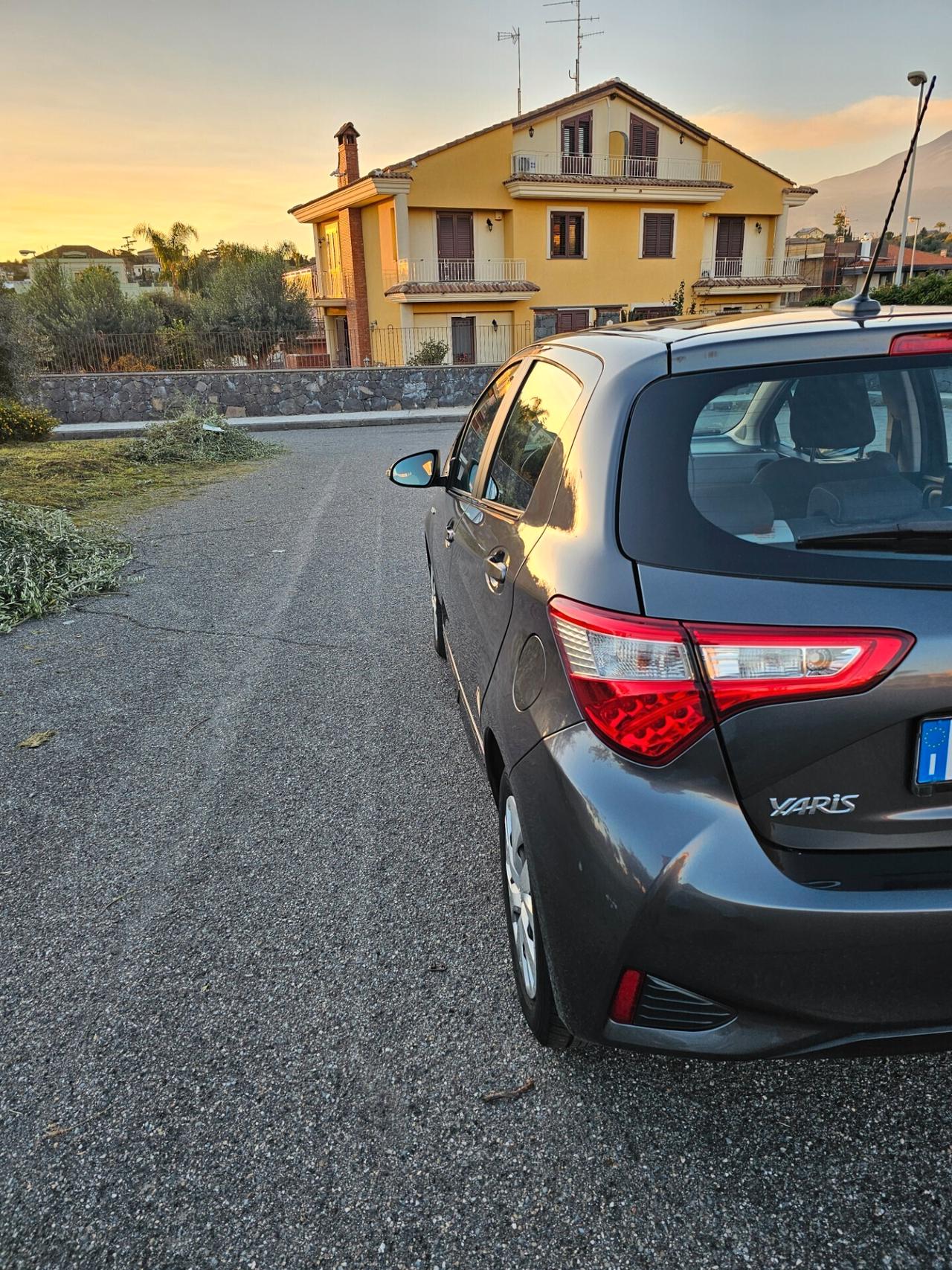 Toyota Yaris 1.5 Hybrid 5 porte Active