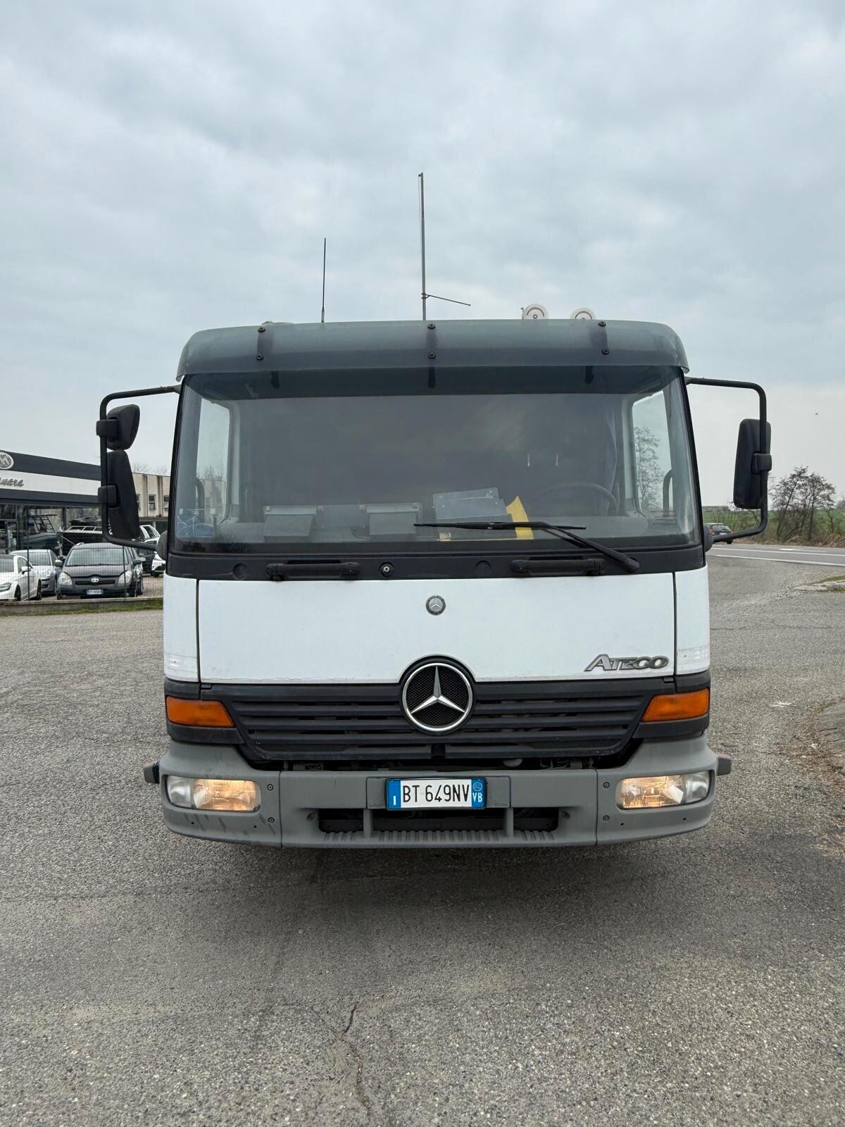 Mercedes Atego 818 Ribaltabile anno 2002 pochi km unicoproprietario