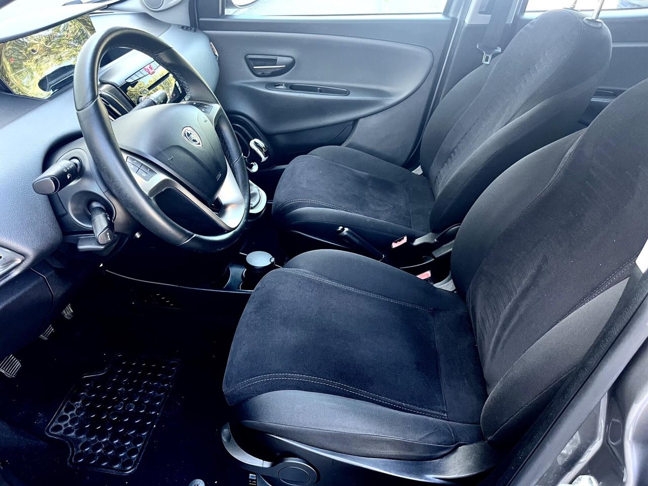 Lancia Ypsilon 1.2 69 CV 5 porte Platinum
