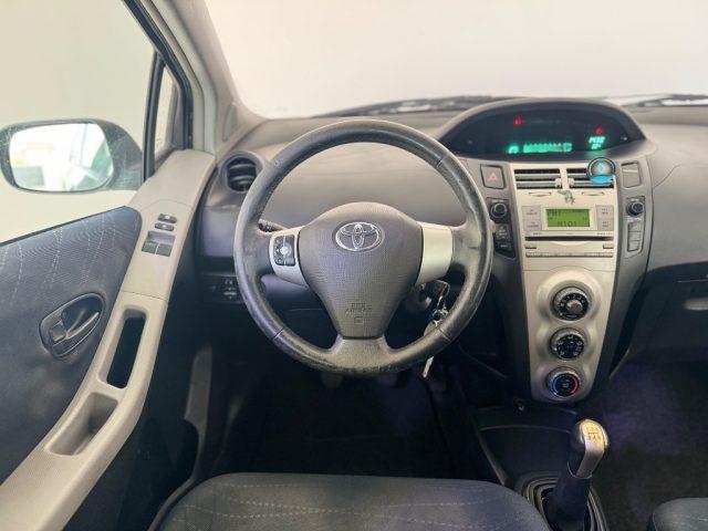 TOYOTA Yaris 1.0 5 porte Sol