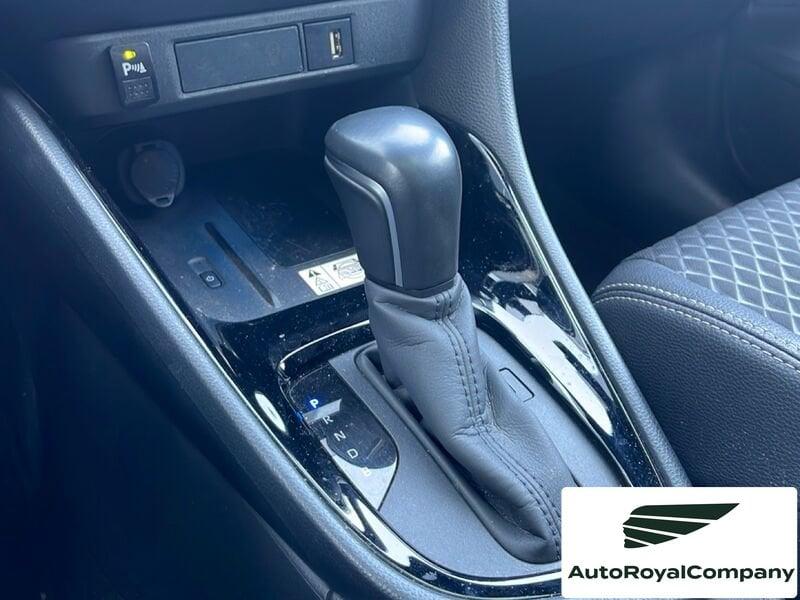 Toyota Yaris Hybrid Lounge MY22 IVA ESPOSTA
