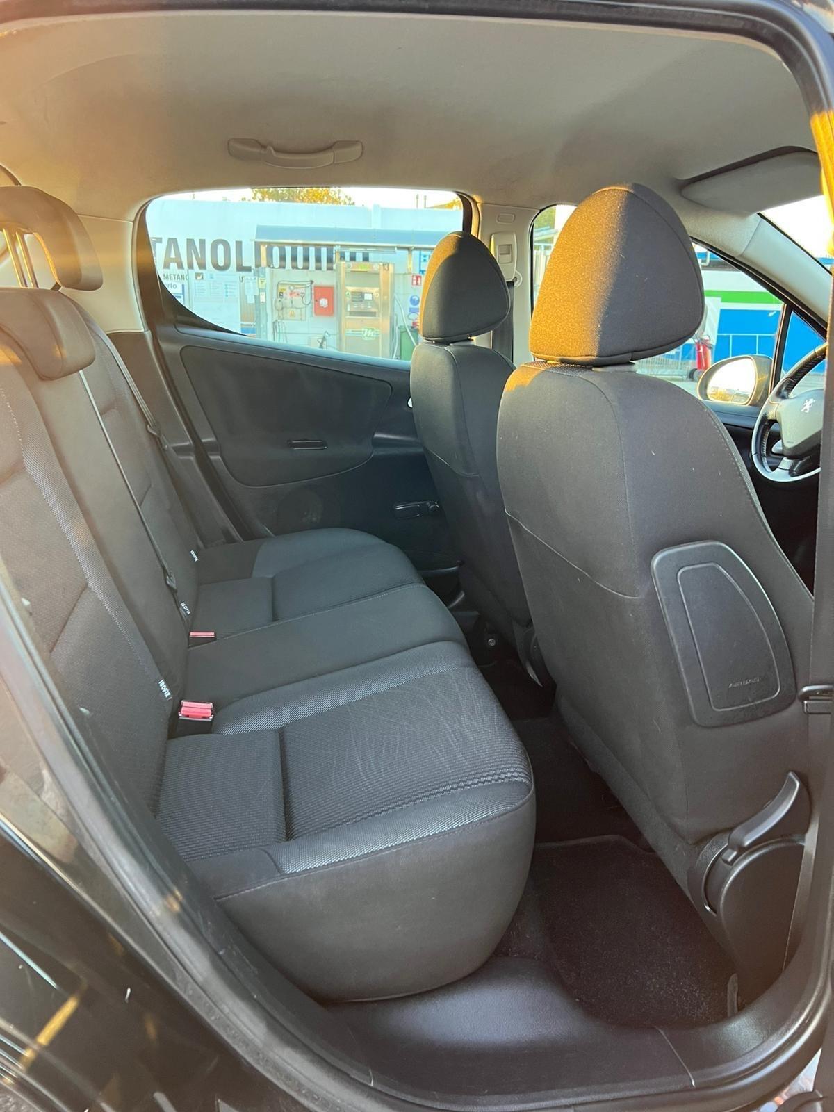 Peugeot 207 1.4 HDi 70CV FAP 5p. Mix