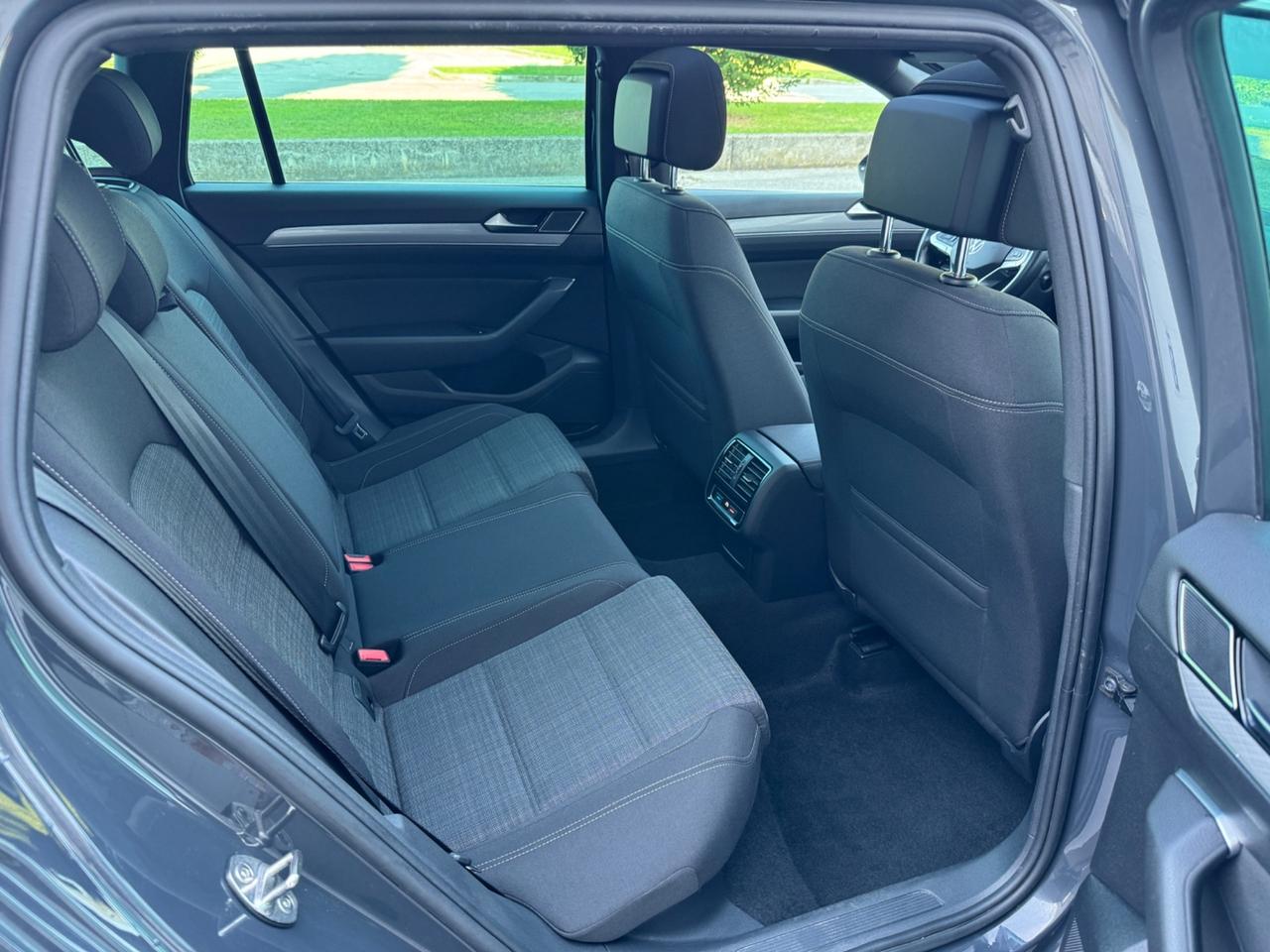 Volkswagen Passat Variant 2.0 TDI R Line Tetto panoramico