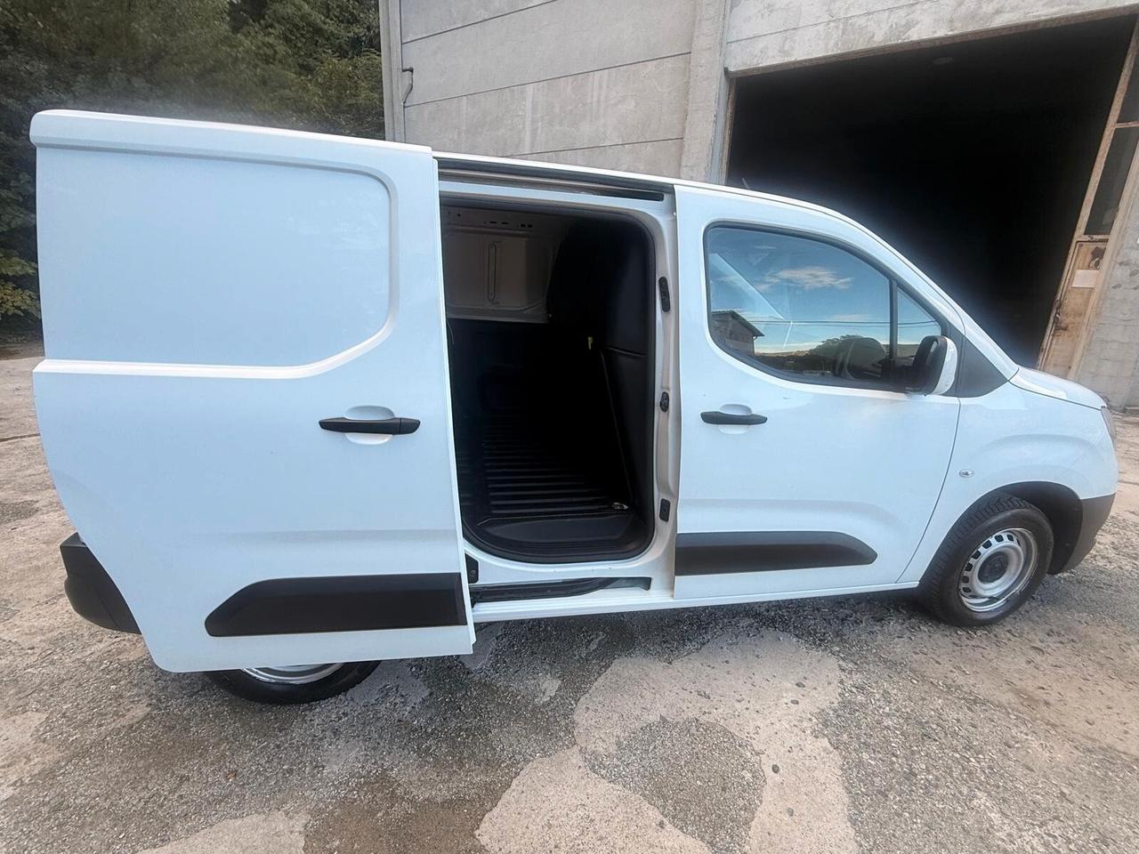 Opel Combo Cargo 1.5 Diesel 100CV PC 650kg Edition