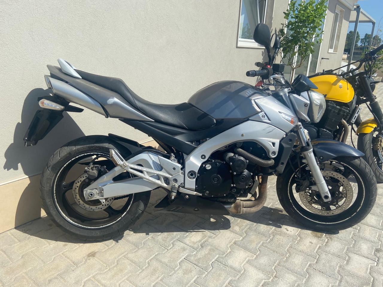 Suzuki gsx