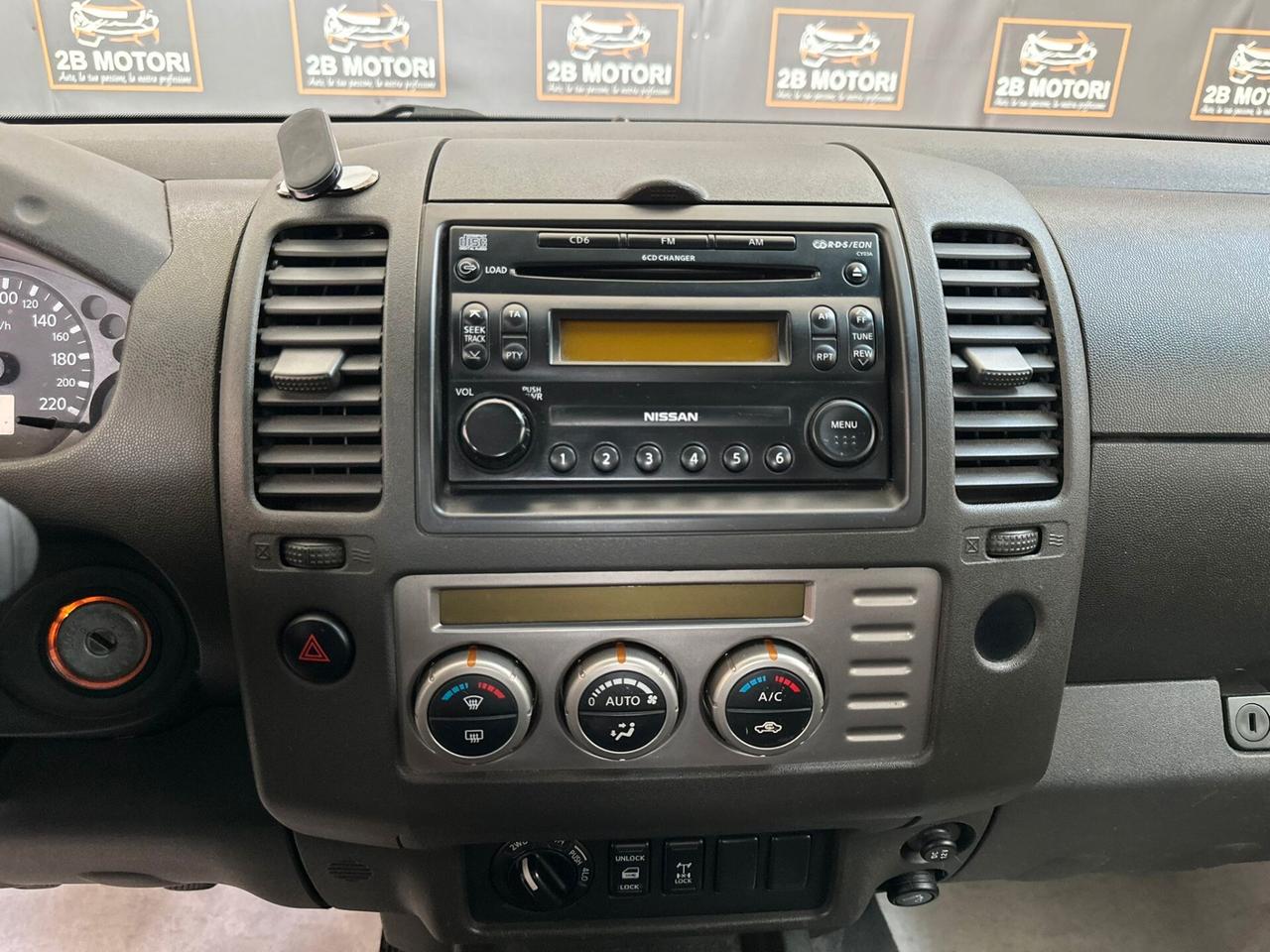 Nissan Navara 2.5 dCi 4 porte Double Cab XE