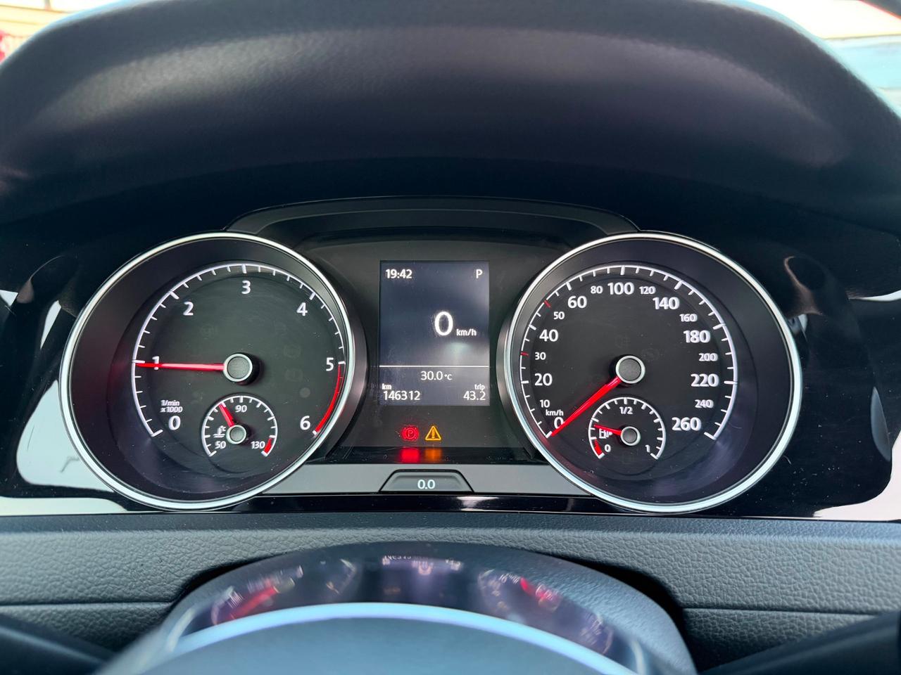 Volkswagen Golf 7 2.0 TDI 150CV R-LINE