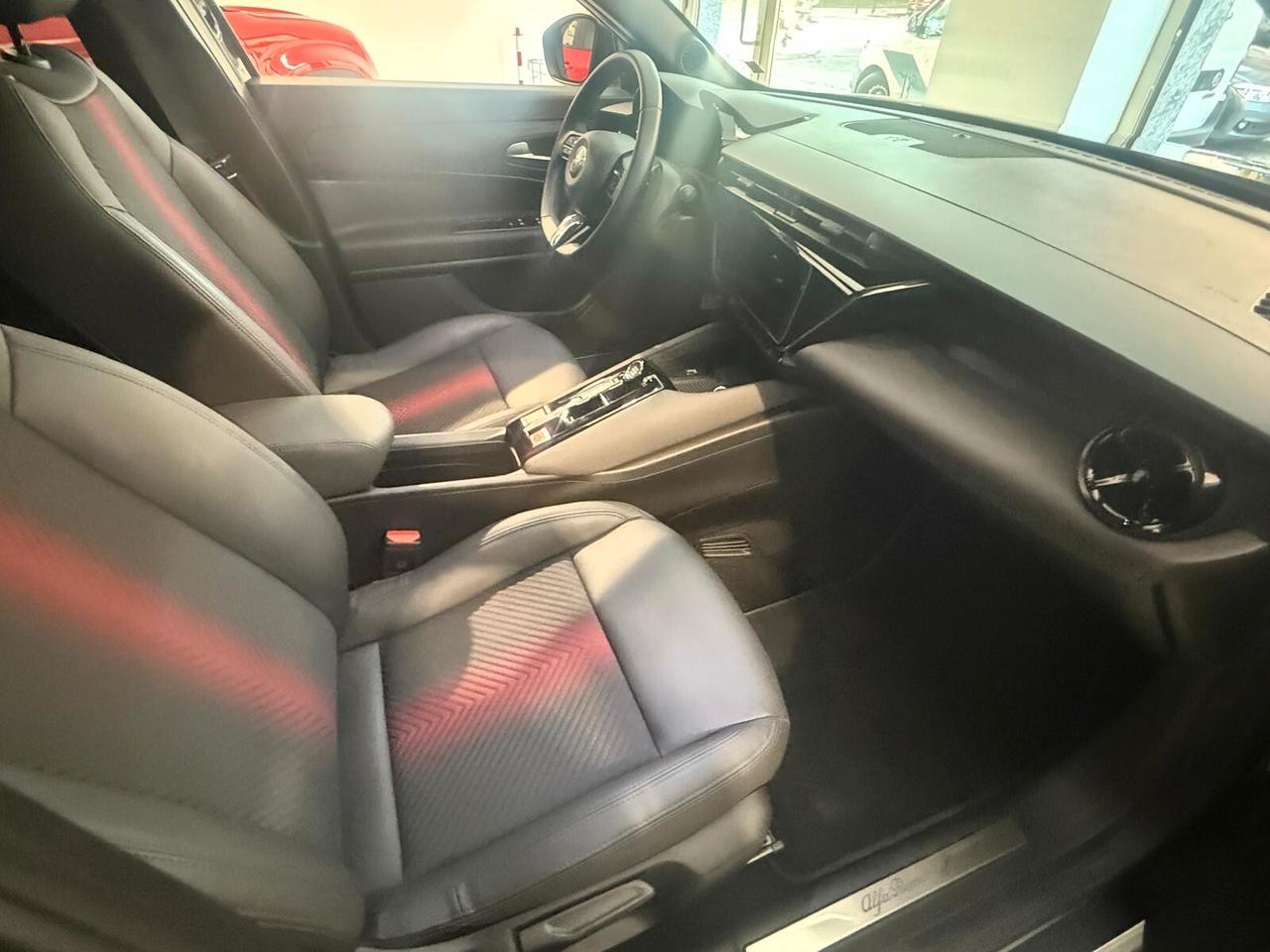 Alfa Romeo Junior 1.2 136 CV Hybrid eDCT6 Speciale
