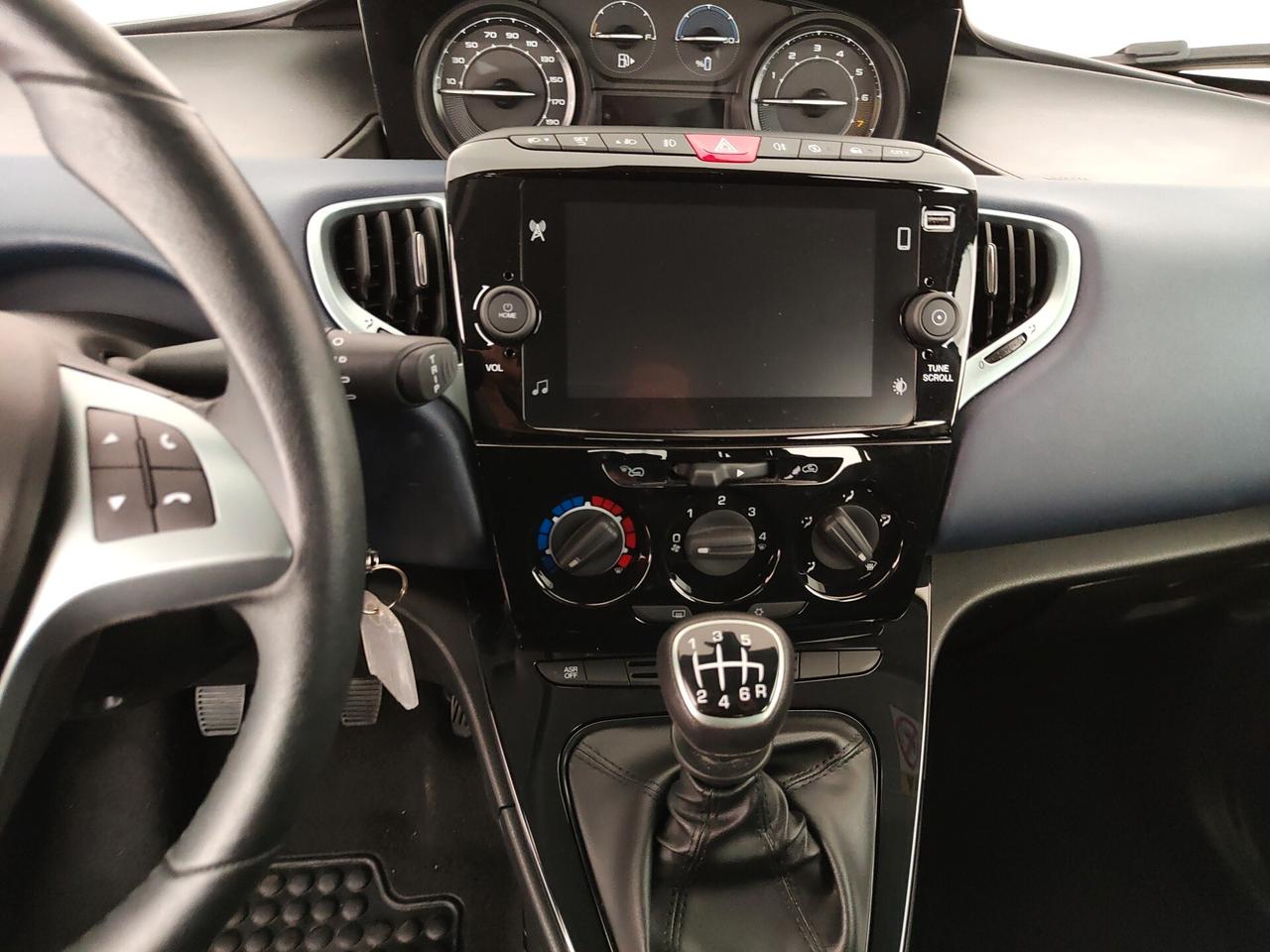 Lancia Ypsilon 1.0 FireFly 5 porte S&S Hybrid Platino