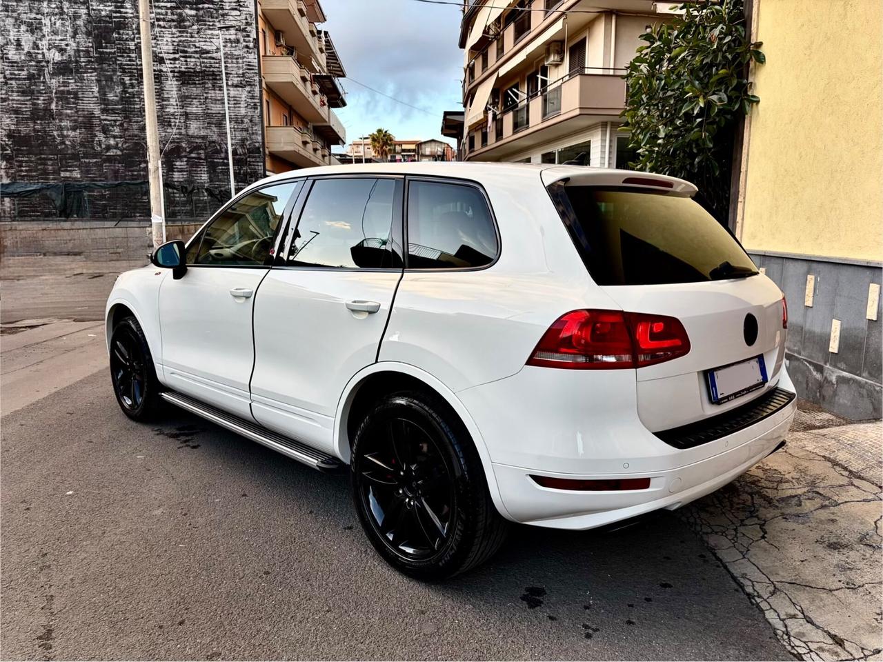 Volkswagen Touareg 3.0 TDI R-Line 245CV bluemotion