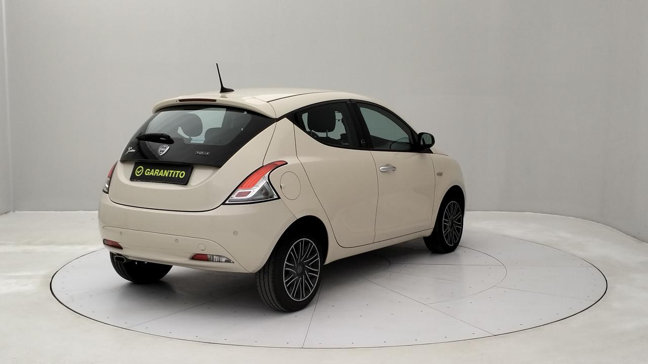 LANCIA Ypsilon III - Ypsilon 1.0 firefly hybrid Gold s&s 70cv