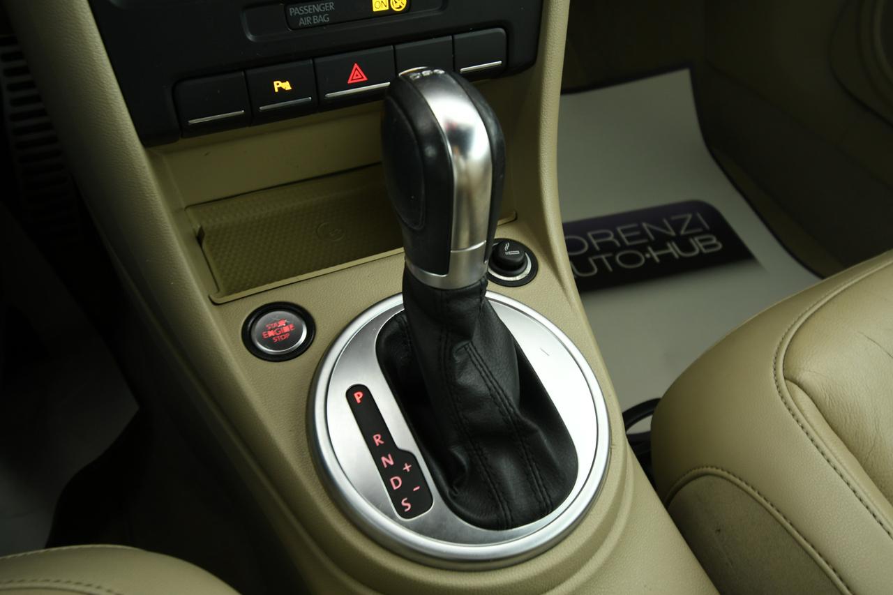 VOLKSWAGEN Maggiolino Cabrio 2.0 tdi Sport 140cv dsg PELLE+LED+C18"