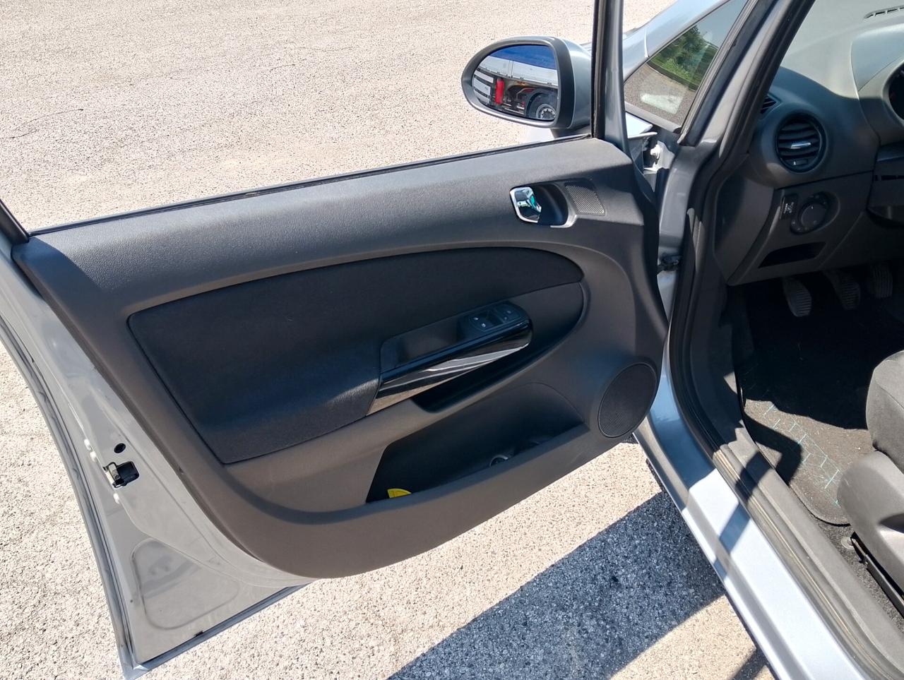 Opel Corsa 1.2 cc IMPIANTO Gpl perfetto stato