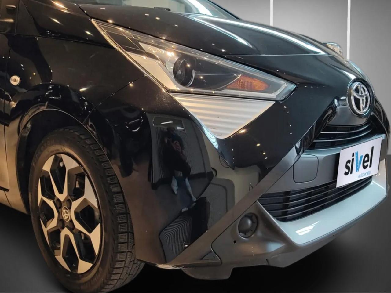 Toyota Aygo Connect 1.0 VVT-i 72 CV 5 porte x-clusiv