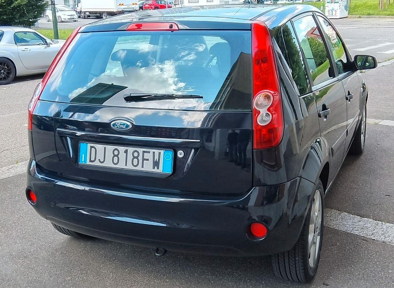 Ford Fiesta 1.2 16V 5p. Ghia KM 68000!!!