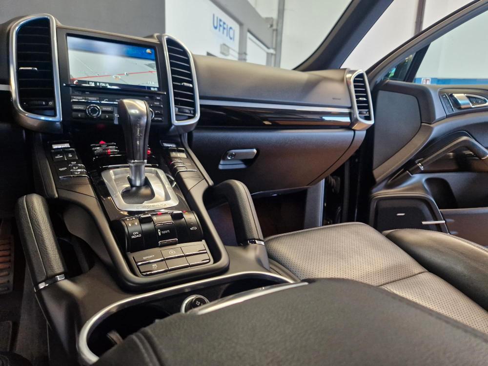Porsche Cayenne 3.0 V6 tdi Platinum Edition 245cv tiptronic