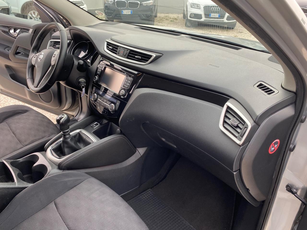 Nissan Qashqai 1.5 dCi Tekna GANCIO TRAINO,TELECAMERE 360*,NEOPATENTATI UNICO PROPIETARIO