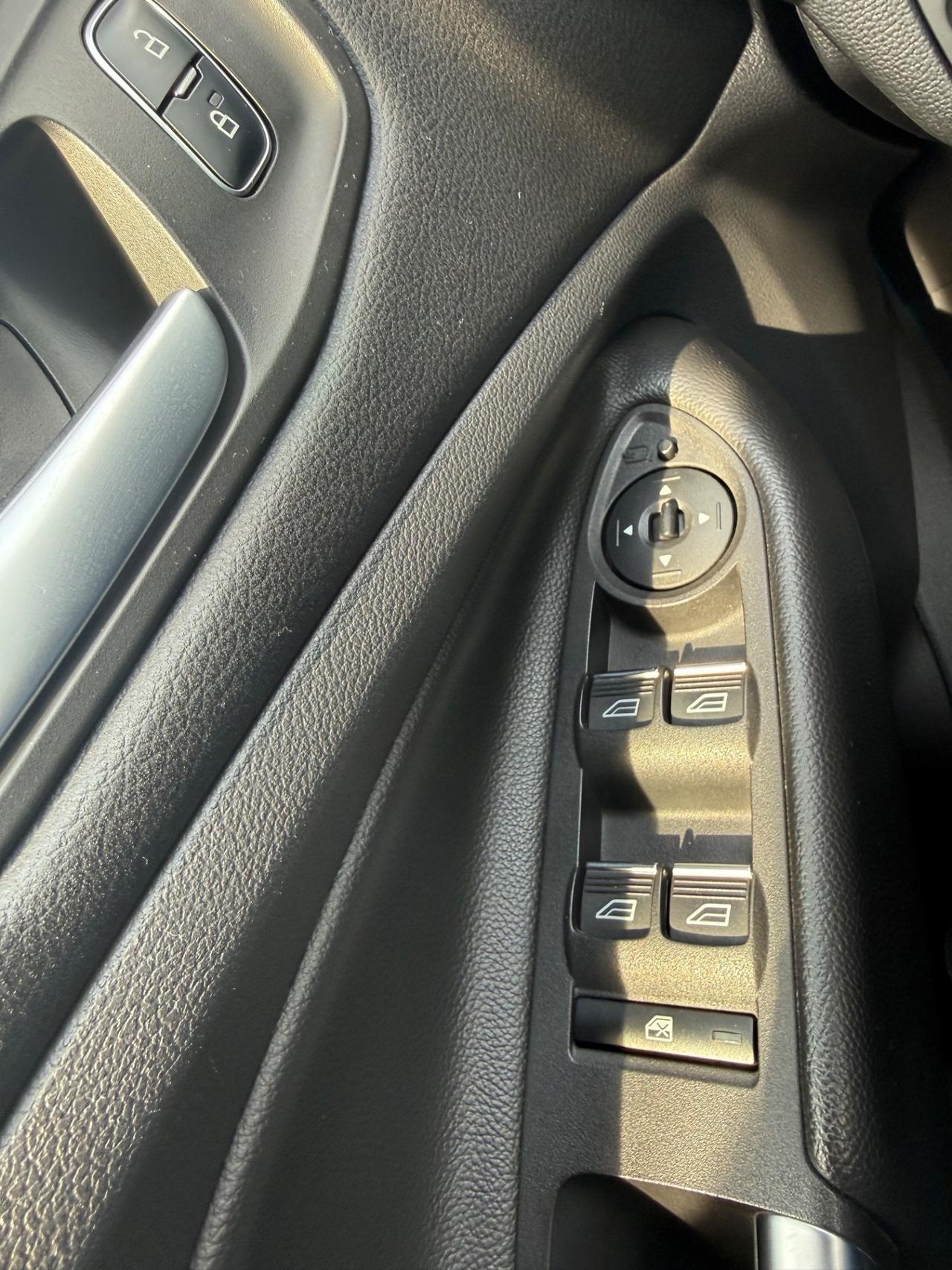 Ford Kuga 1.5 TDCI 120 CV S&S 2WD ST-Line