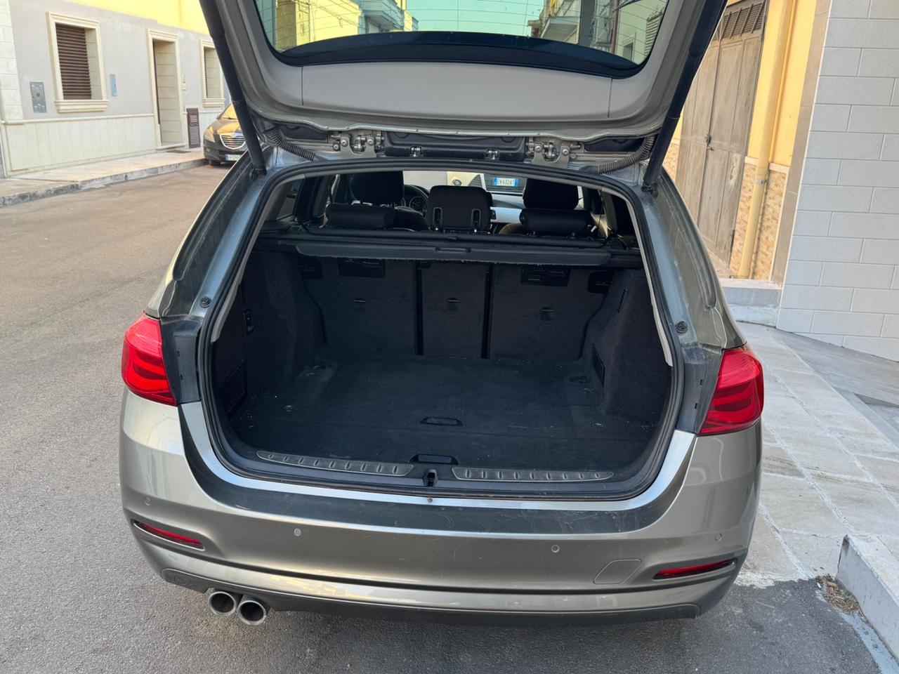 Bmw 320 Touring Luxury led nav