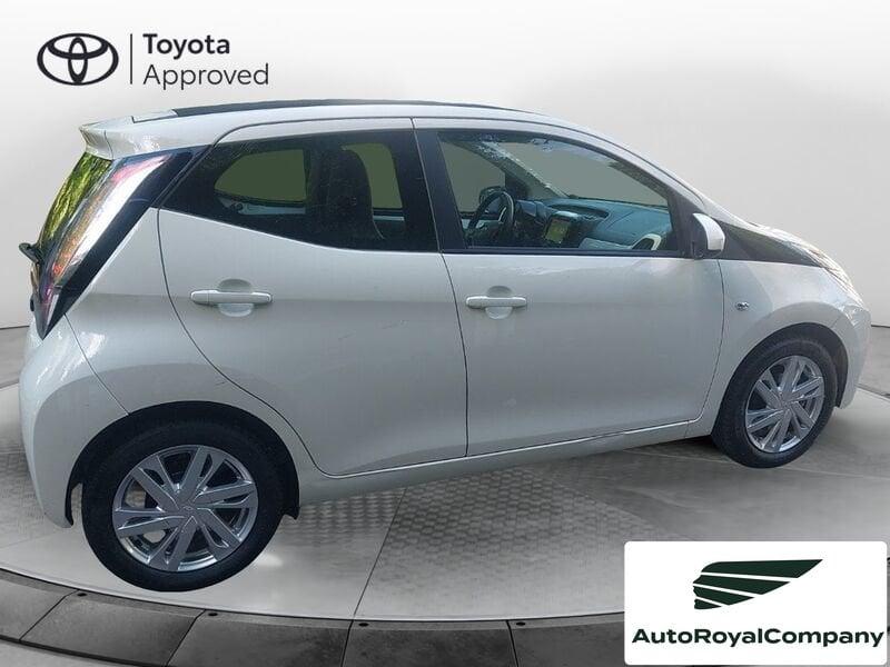 Toyota Aygo 1.0 VVT-i x-wave km 11600